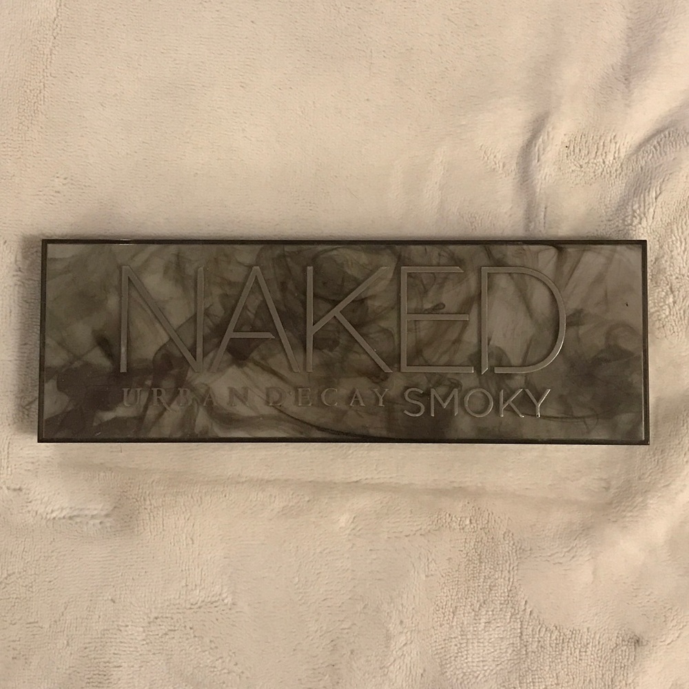 NAKED Smokey Pallet